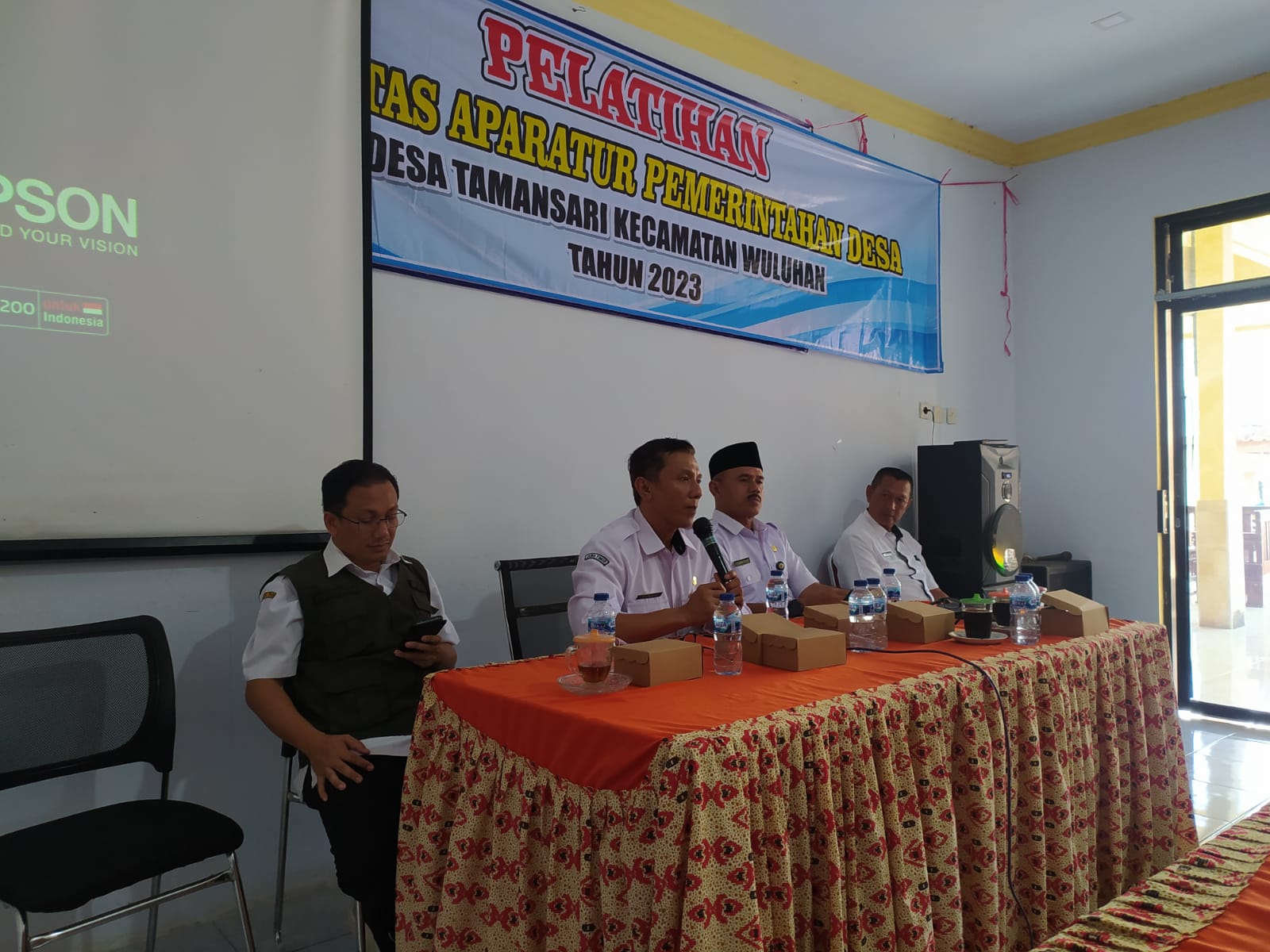 Gambar PELATIHAN KAPASITAS APARATUR PEMERINTAHAN DESA TAMANSARI WULUHAN JEMBER TAHUN 2023