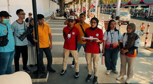 Gambar Kawal JFC 2025: Ratusan Personel Dinas Kesehatan Sigap Tangani Peserta yang Sakit